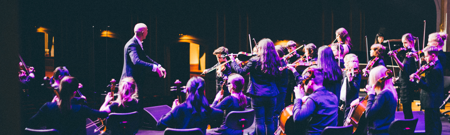 Bildauschnitt mit dem The Young ClassX Instrumentalensemble